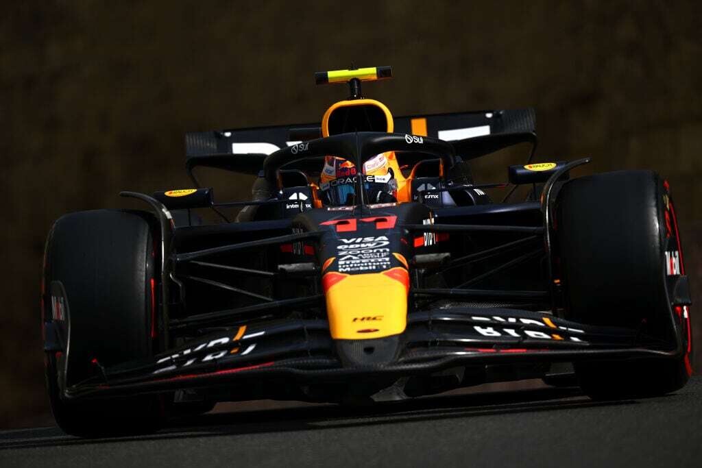 Чеко Перес Страдает от Еще одного Кризиса на Гран-при Сингапура